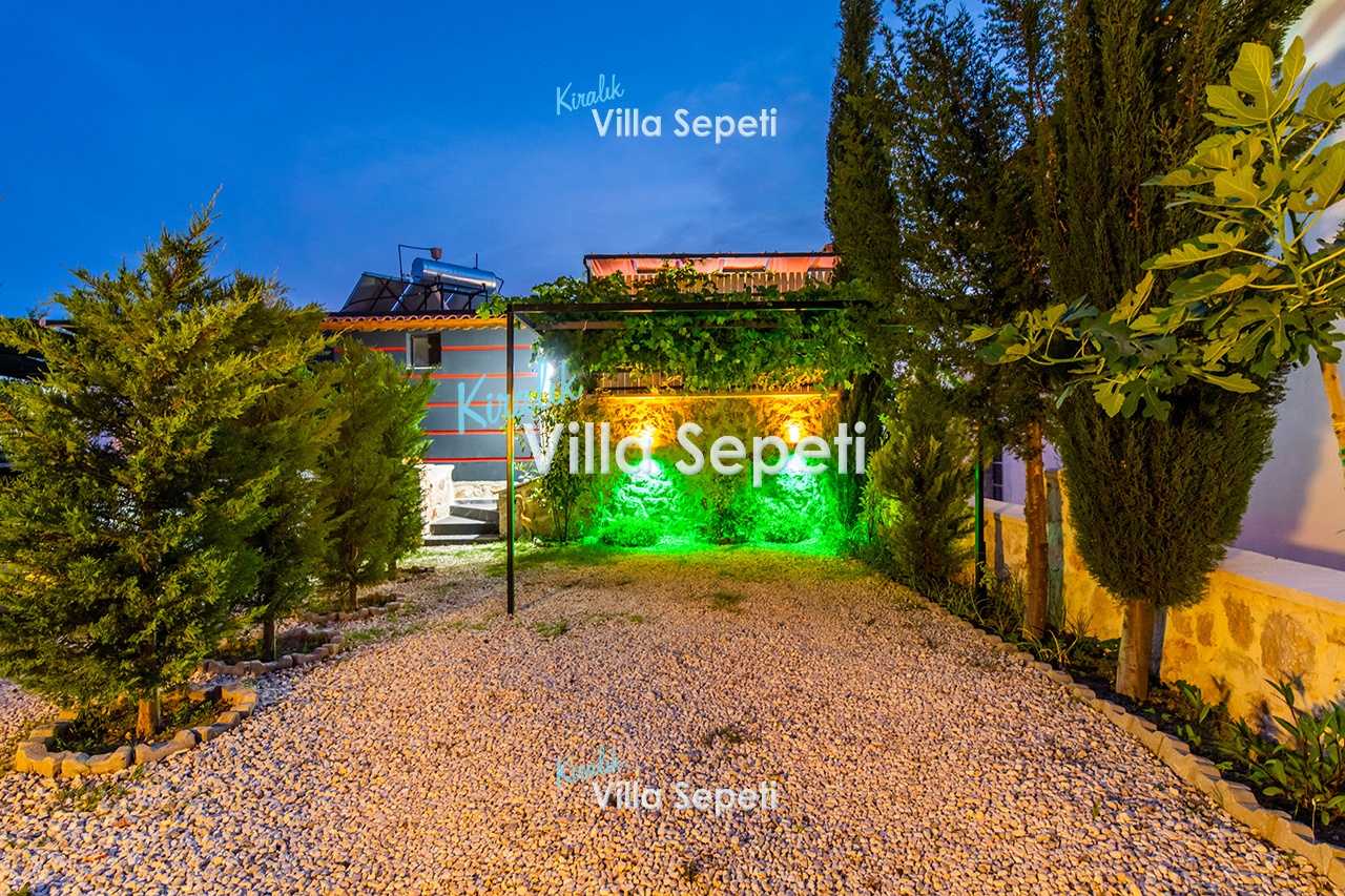Villa Gece Üzümlü