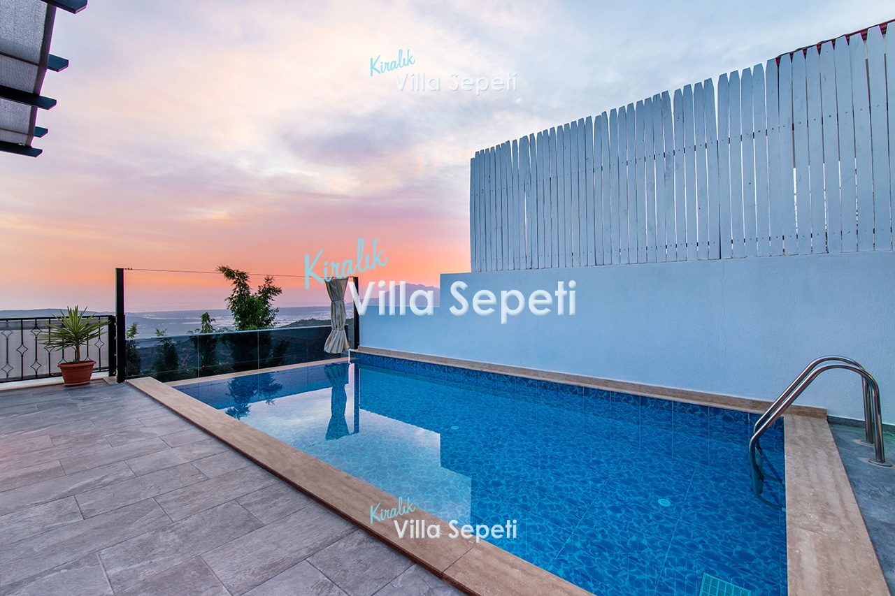 Villa Gece Üzümlü