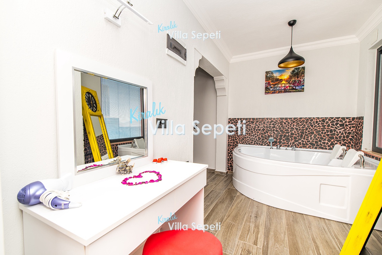 Villa Gece Üzümlü