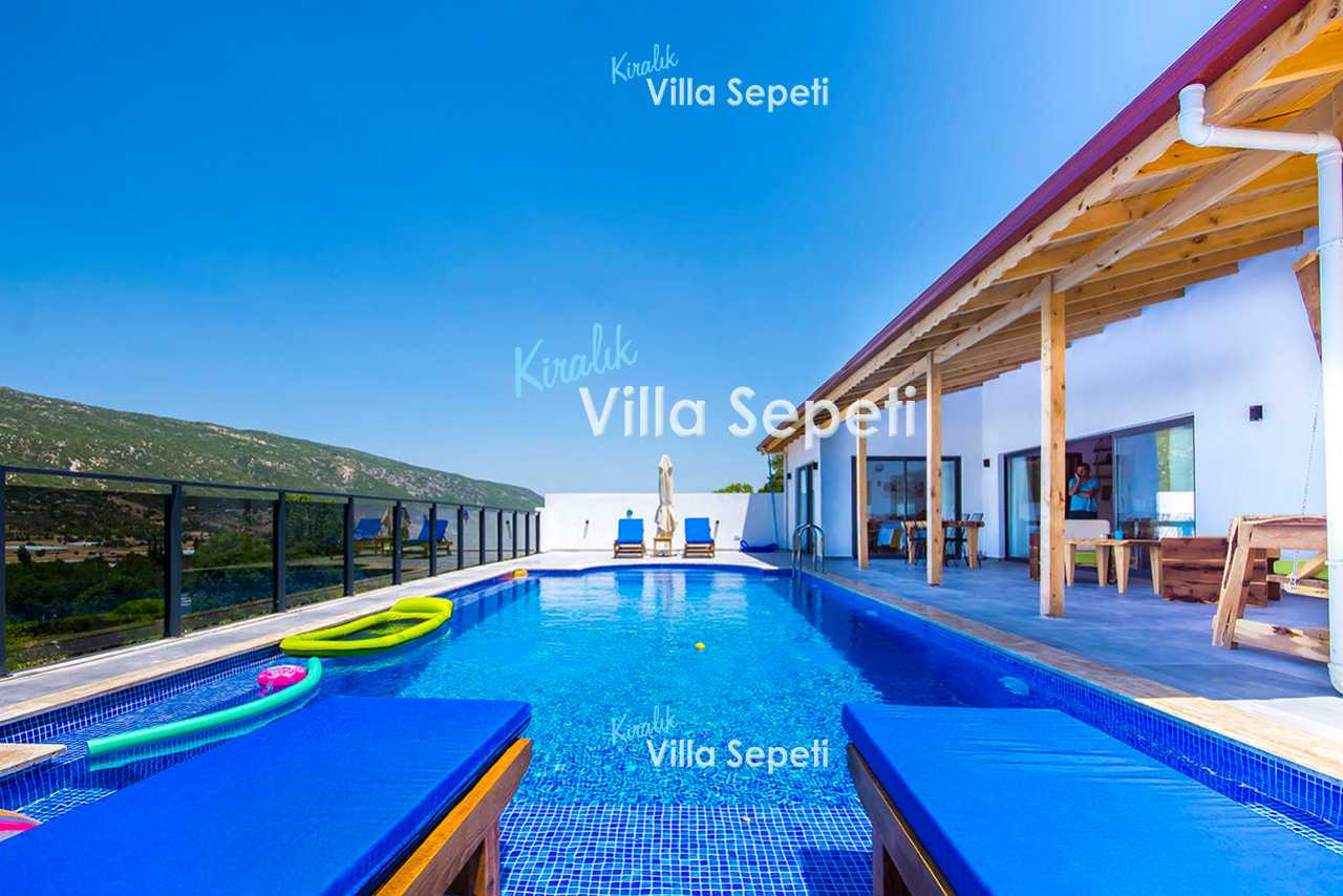 Villa Log