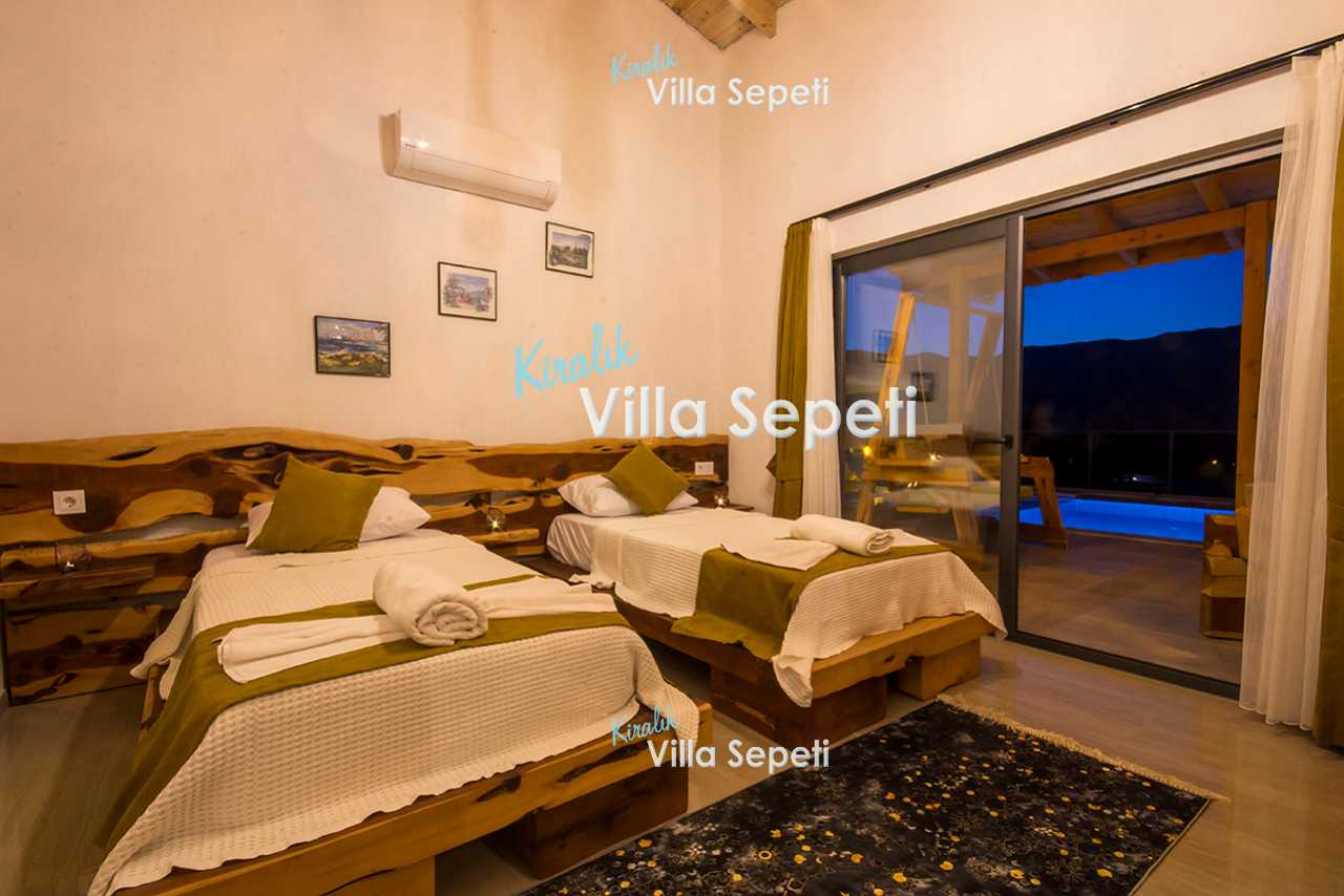 Villa Log