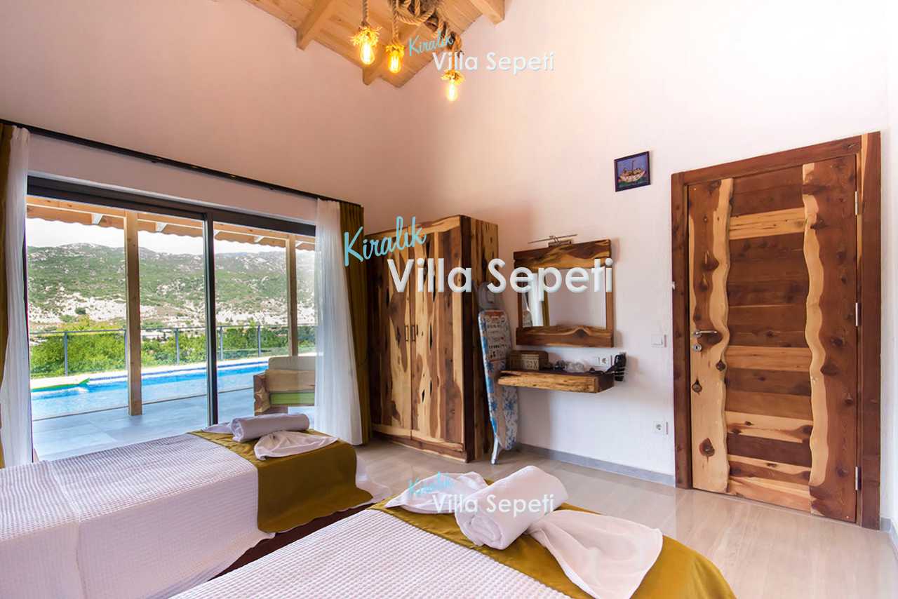 Villa Log