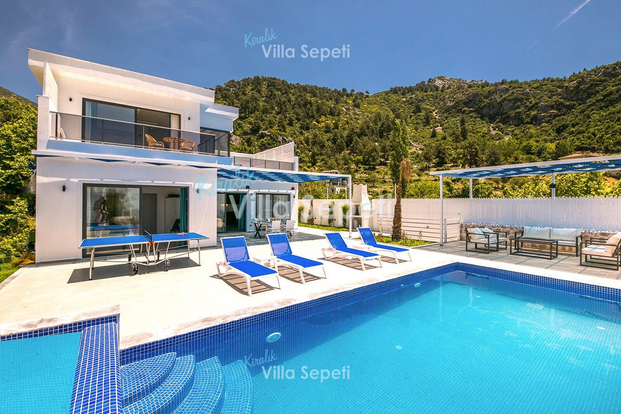 Villa Shade