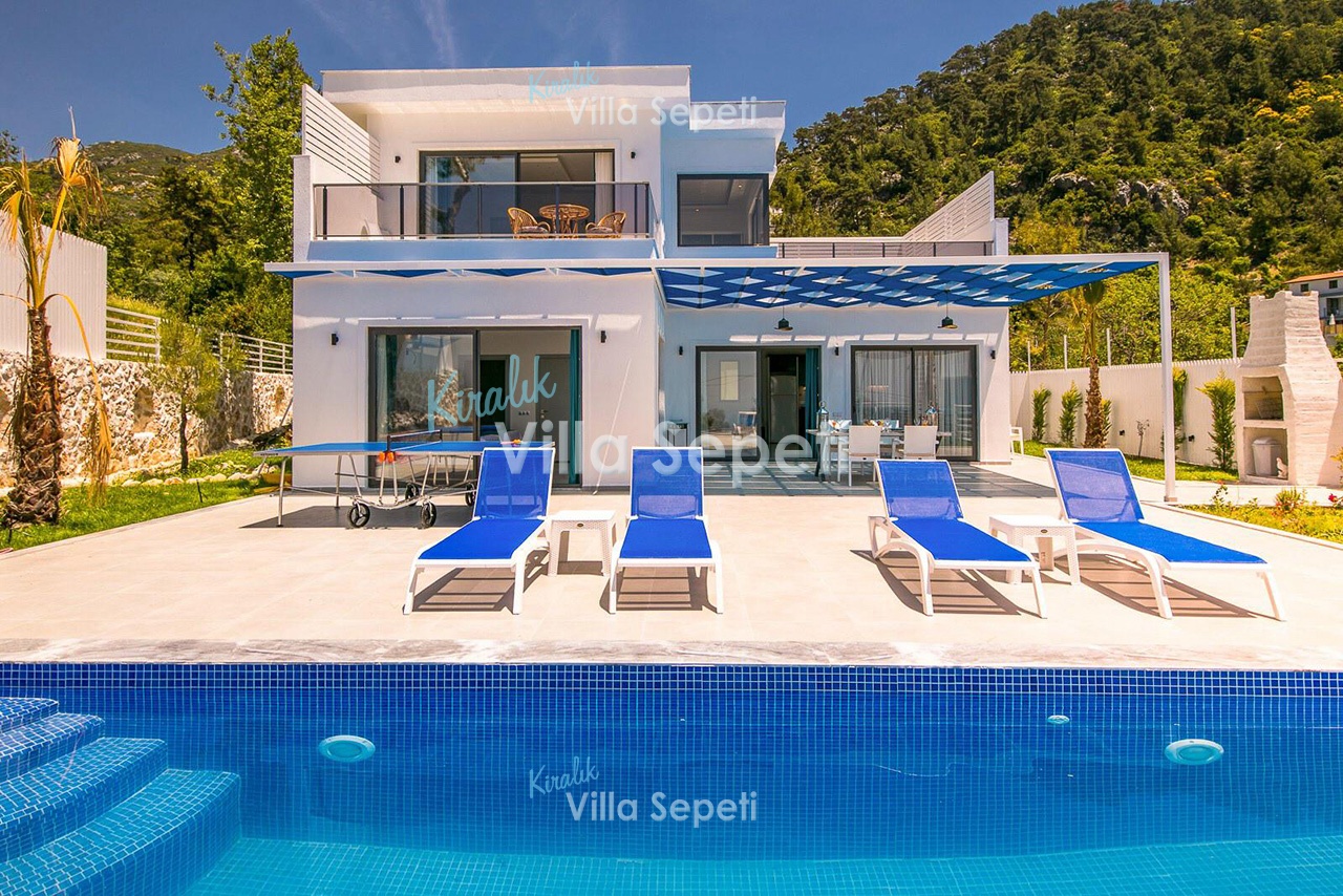 Villa Shade